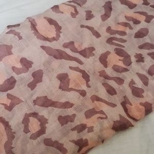 Salmon leopard print infinity scarf❤